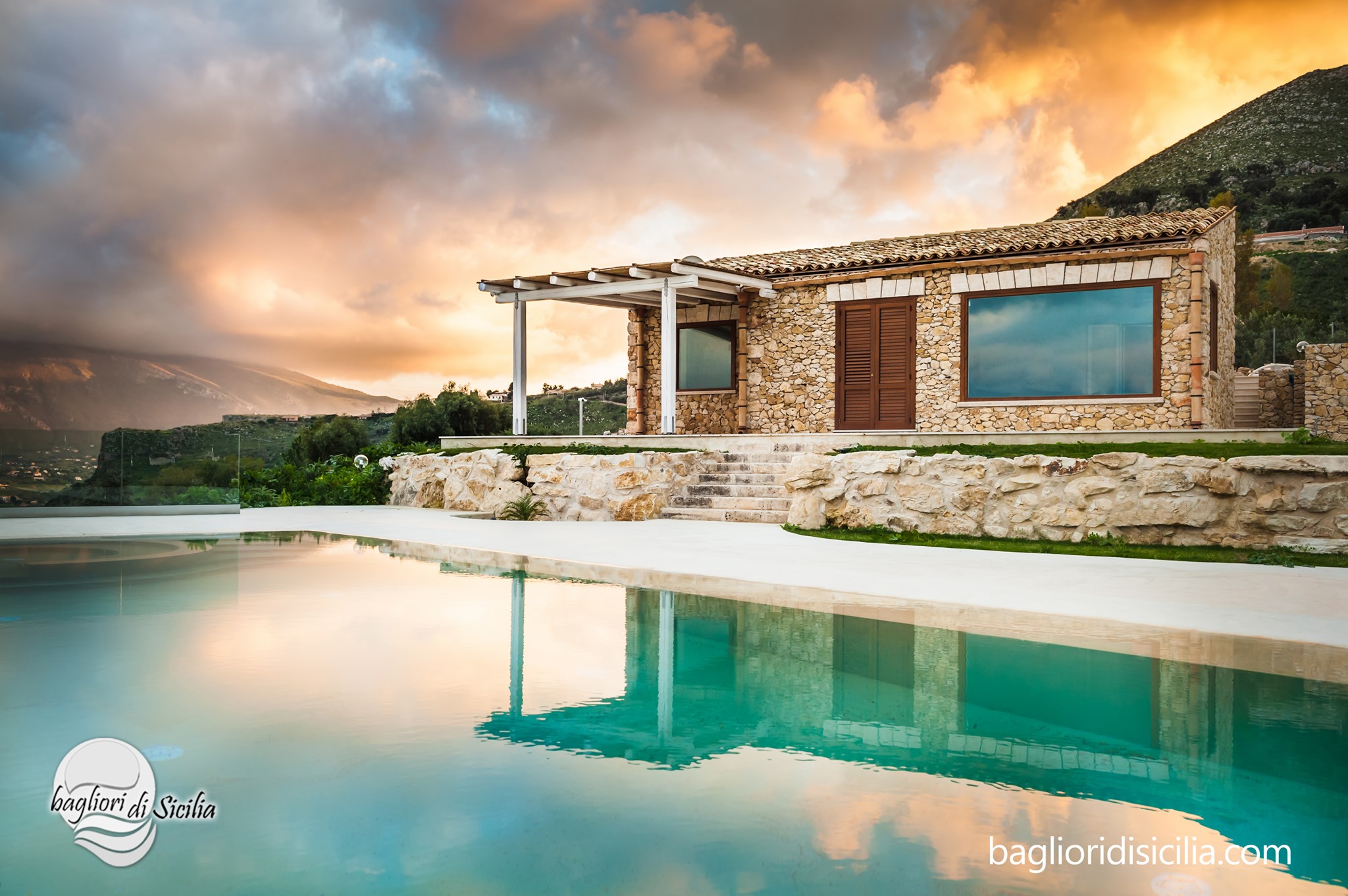 case con piscina in sicilia